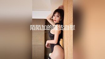 KTV女厕 偷拍前来抽支烟提提神的美女