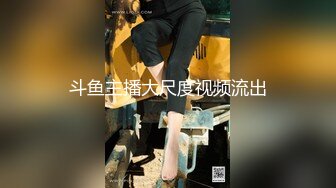 【新片速遞】 每天无聊在家淫荡骚气小女友❤️每天精心打扮，衣服换着穿着性感迷人❤️等哥哥回来酷刑伺候把她搞得春心荡漾爽爽舒服死了！[145M/MP4/01:54]