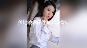 甜美极品大学生要下海沙发上看大哥草骚逼，全程露脸要4P，激烈抽插浪叫不止还摸骚女奶子，给旁边摄影师口交