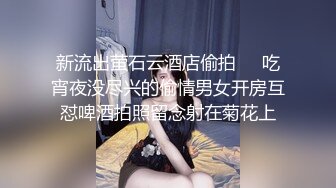 高颜值清纯欲女约啪大哥，全程露脸舔鸡巴的时候都要看着镜头，主动上位求插让大哥各种蹂躏爆草，浪叫呻吟