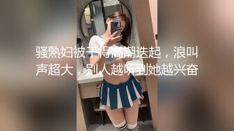 【极品抄底】牛逼大神地铁跟拍制服妹子抄底绿裙御姐的丰臀太紧绷 都看不到内内了 (1)