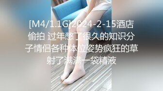 细嫩的小美眉，情窦初开的年纪对性充满了好奇，买了个玩具给她自己玩，还叫我拍下来，这小荡妇 好可爱！