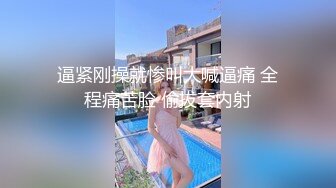 家里的骚人妻露脸在狼友的指挥下慢慢脱光展示裸体瑜伽，互动撩骚揉奶玩逼给狼友看特写，精彩又刺激不要错过