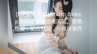 0371/02年小母狗，跪舔，后入