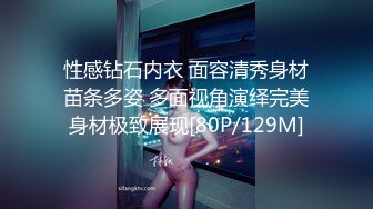 《叔嫂乱伦》我哥在卧室整理合同❤️我却在客厅摸她老婆肉臀操她老婆骚逼